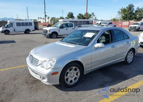 2006 Mercedes-Benz C 280 Luxury из США, поврежденный, VIN WDBRF54H16A905075